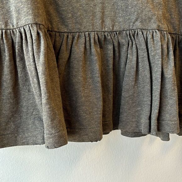 The Great Skirt sleeve T-shirt dark green olive 0 ruffles distressed hems - Picture 2 of 6